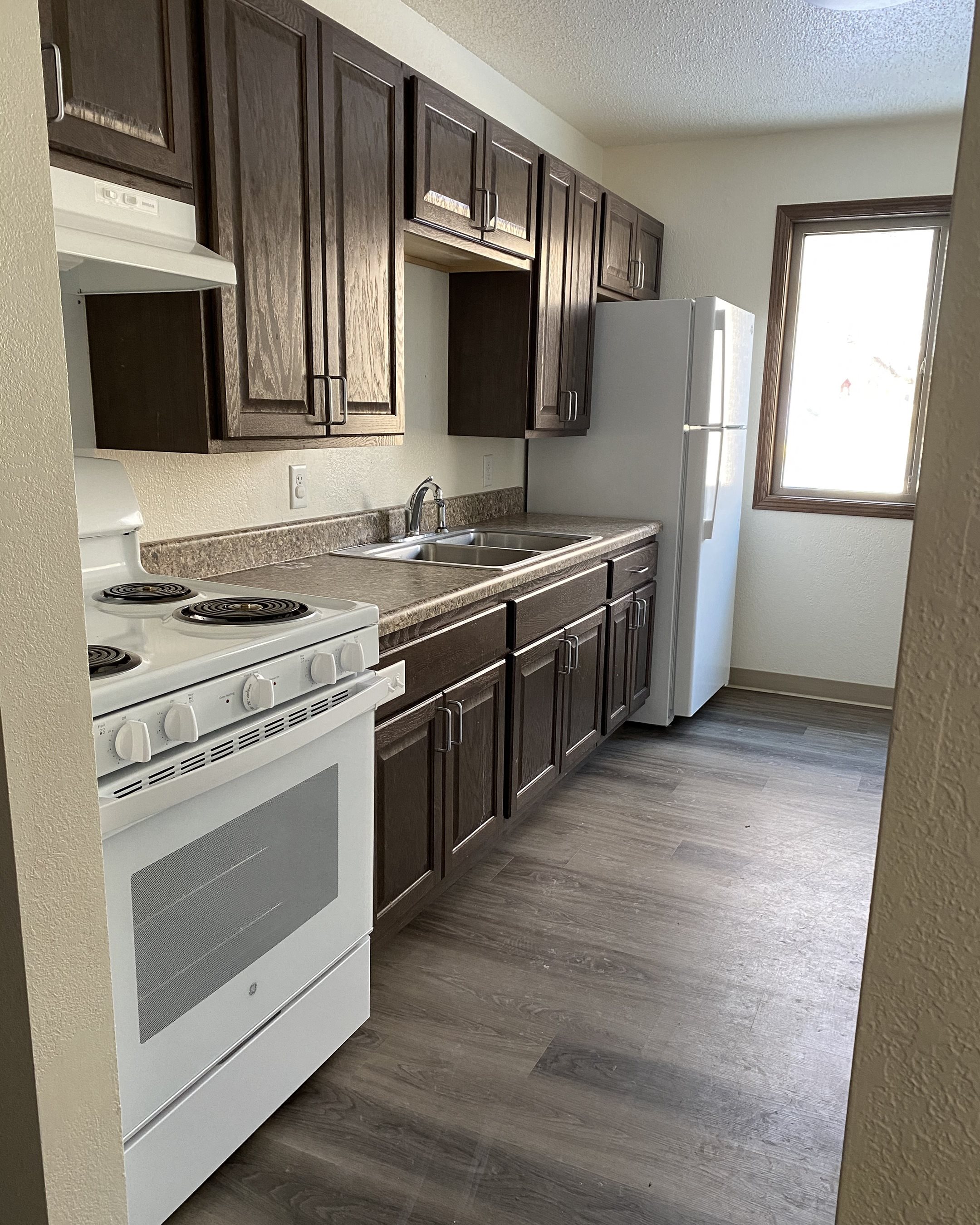 Photos and Video of Hanson Apartments in Willmar, MN